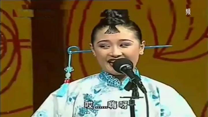 11-29 举报 删除 二人转小帽《双回门》李超玲