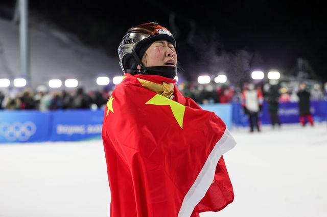 2月14日晚,中国选手徐梦桃夺得北京冬奥会自由式滑雪女子空中技巧金牌