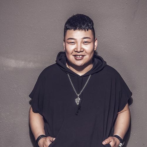 张良 - 为难(原版立体声伴奏)上传者:网友歌手:张良大小:9.