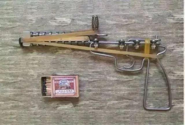 美食 正文  ▼一把洋火枪,还有类似于火柴的小炮竹,是我们当年最梦寐