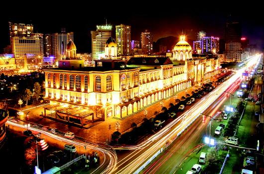 六盘水凤池园夜景 六盘水市委宣传部供图