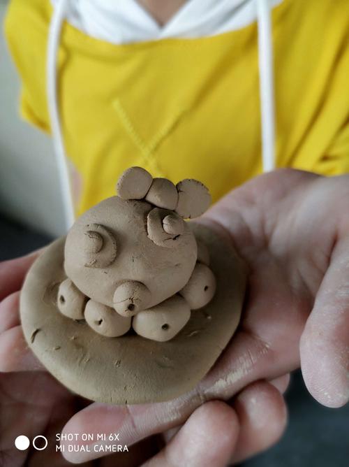 一小本部一(4)班陶泥作品《章鱼》