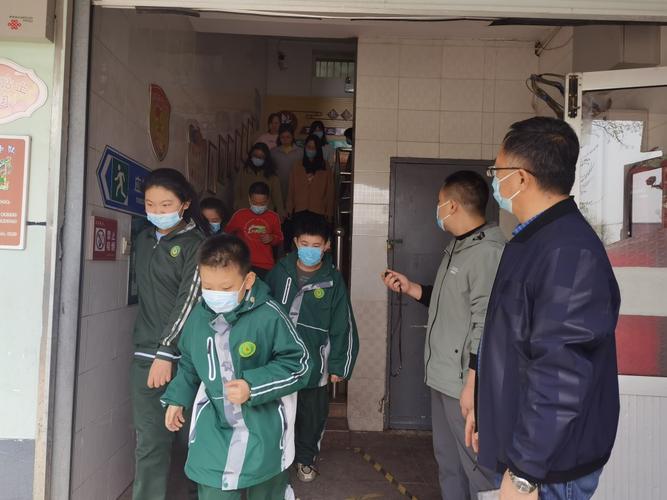 石家庄市八一小学开展消防疏散演习