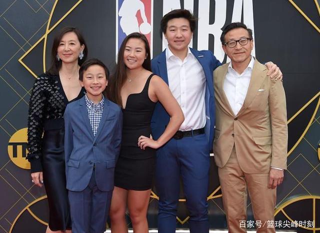 18年蔡崇信72亿买下篮网队,如今出售能值多少钱?网友