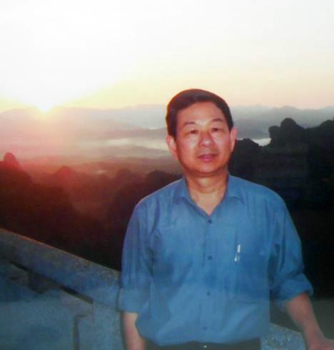 郭斯标,男,汉族,1950年12月出生,大学毕业,现任职于广东省汕头市中级