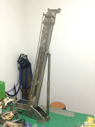 手工达人在家自制一辆三一stc800t6汽车起重机吊车玩!