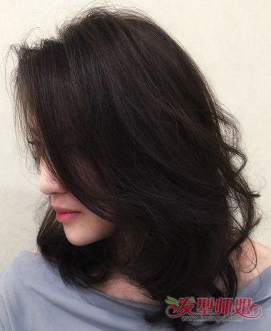 黑色lob卷发发型图片 lob齐肩卷发发型图片