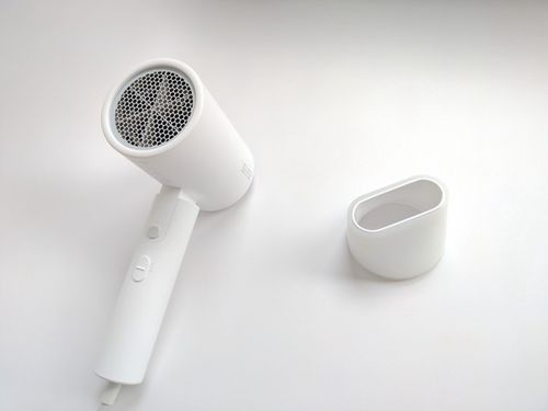 米家负离子便携吹风机,既轻巧便携还能负离子护发