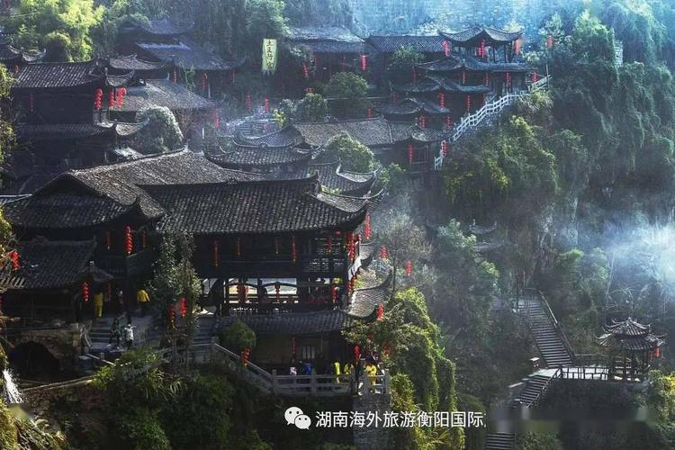 【奢游凤凰698线】凤凰古城,南方长城,万寿宫晚会,十八洞村,芙蓉镇