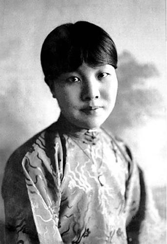 萧红: 生前何必久睡,死后自会长眠.