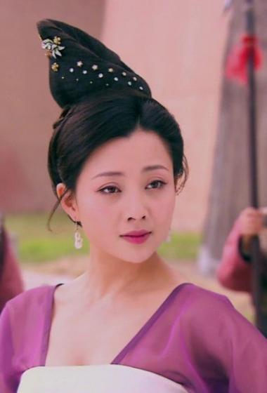 简介:电视剧《武则天秘史》殷桃剧照高清图片,分享一组殷桃图片给大家