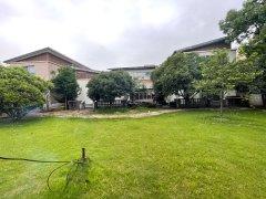 房产网>上海小区>松江小区>莘闵小区>松江春华苑>占地1200平独栋别墅!
