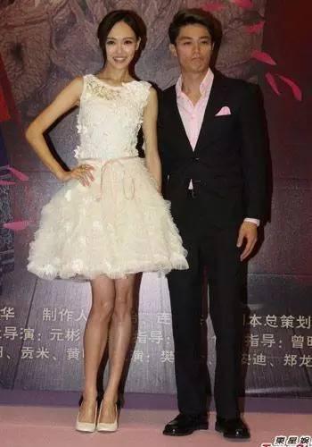 别怀疑,被俯视的那个人是wuli霍建华.何老师这一期绝壁穿内增高了!