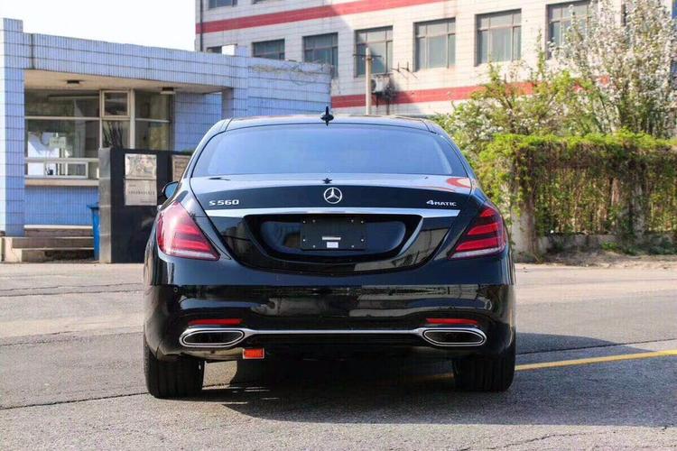 2018款奔驰s560库存车优惠20万送礼品