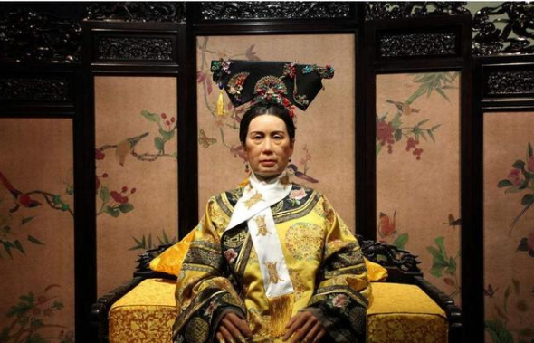 慈禧年轻时有多美?老照片被高科技还原到18岁,怪不得能当上太后!