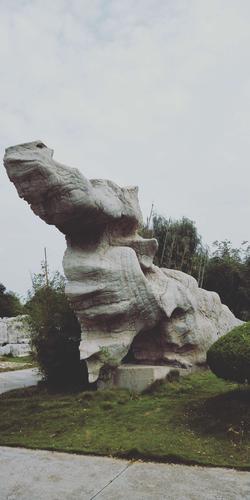 山东省费县奇石城.天然形成的石头.出土便是这样奇形怪状.2020-9-23