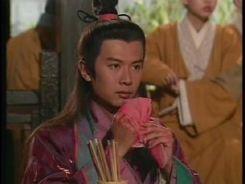 何宝生在《笑傲江湖》中饰演林平之一角,图中的林平之应该已经修炼了