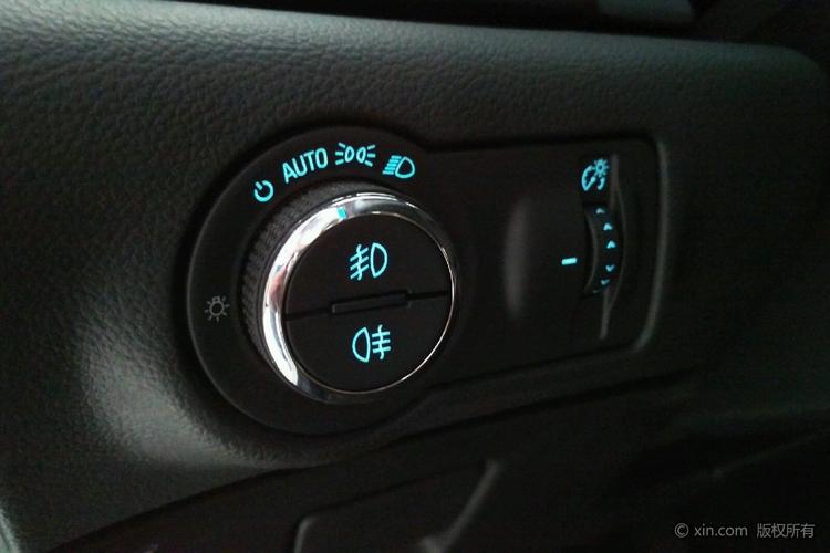 别克英朗大灯开关