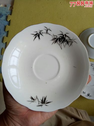 七八十年代花边竹叶纹小盘四只全品