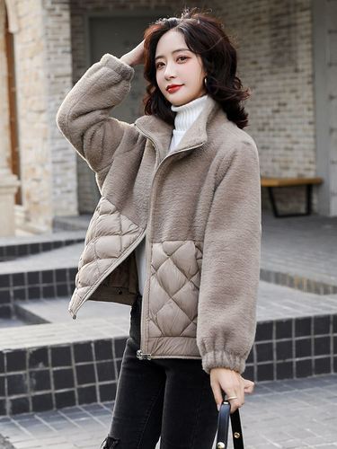 2021年最流行的冬装,2021年流行服装颜色 菱形格棉衣女短款2021年冬装韩版宽松皮毛一体羽绒棉