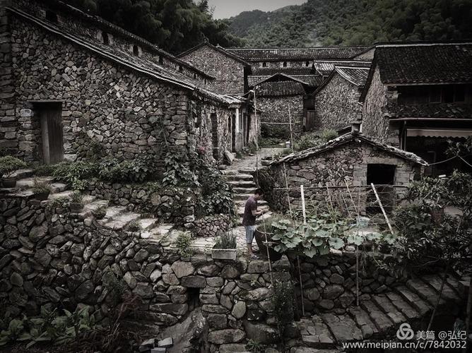 缙云岩下村:古朴的石头村落