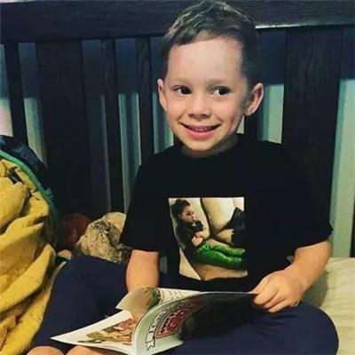 假笑男孩头像图片