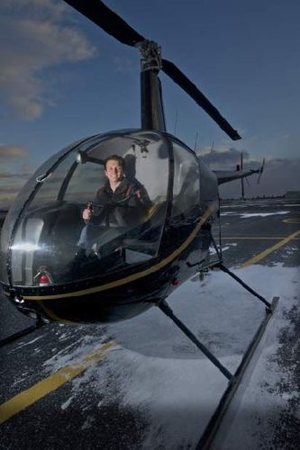 美国17岁学生获直升机私照 出身飞行世家