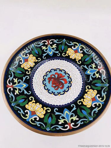创汇时期白地菊花纹景泰蓝高足盘