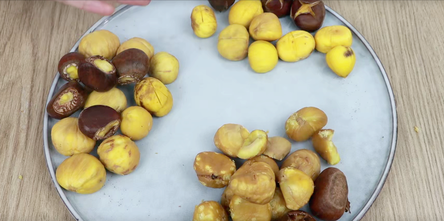 原来生板栗去壳这么简单,教你3招,5秒钟剥一个,几分钟剥一大盘