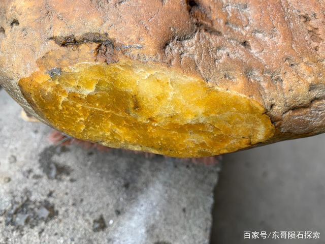 中国的"黄金玻璃陨石"