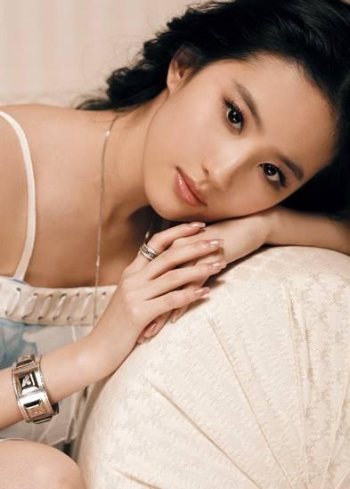 刘亦菲精品合成图21p 明星刘亦菲简历 刘亦菲禁处合成