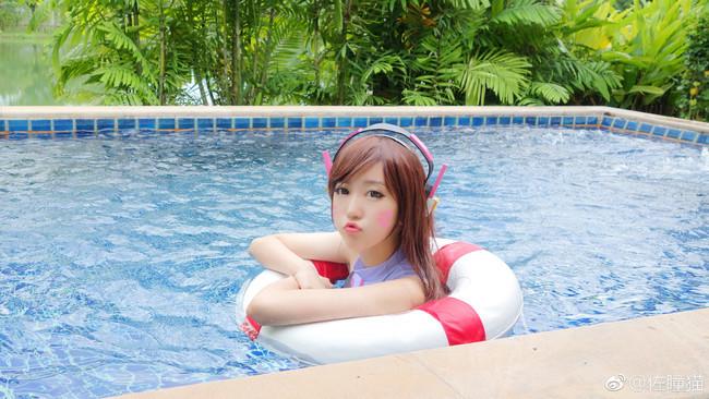 守望先锋dva泳装cos,dva爱你哟