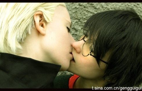 求一张马尔福和小哈的图片!