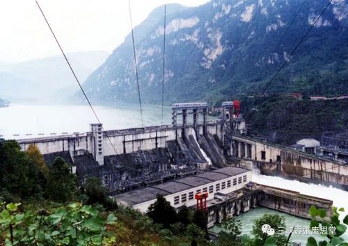龙头石水电站,老鹰岩水电站,瀑布沟水电站,深溪沟水电站; 长河坝水电
