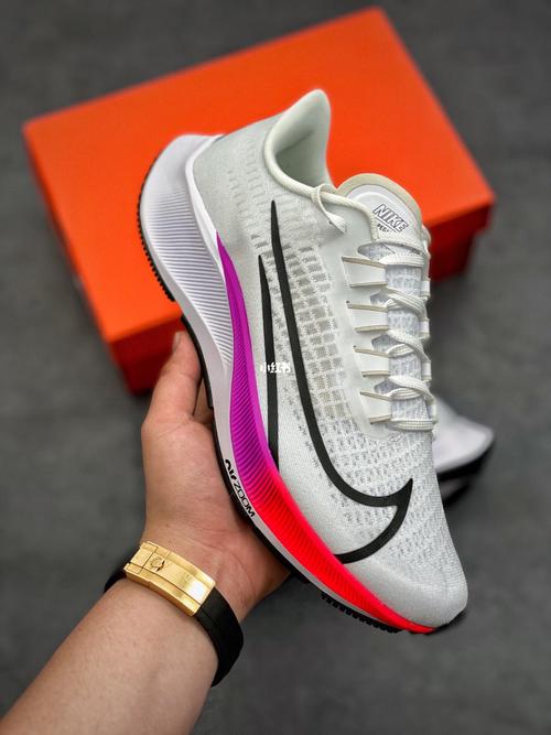 nikeairzoom飞马37白彩虹休闲竞技运动鞋