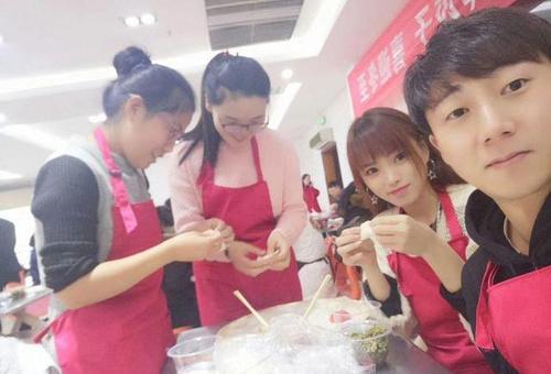 冬至了,美女护士花样包饺子,颜值与美味都是极品,吃了还想吃