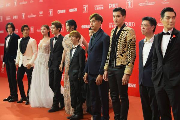 吴亦凡两次,钟汉良三次,成龙四次…上影节红毯照出炉!