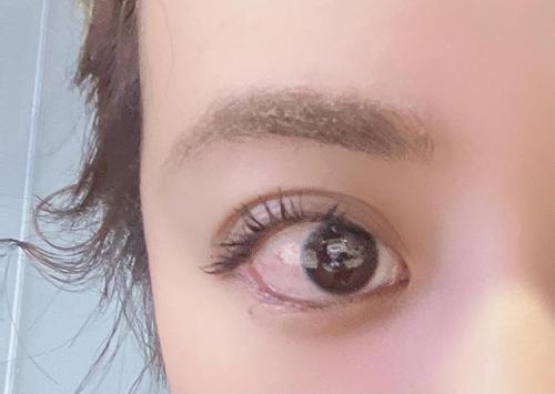我睫毛翘起来了