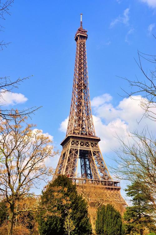 la tour eiffel 1