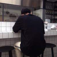 空间头像男生成熟男人专属2019用深情换你陪我喝几杯酒