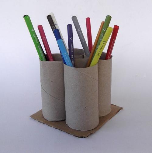 卷纸筒废物利用笔筒小制作教程