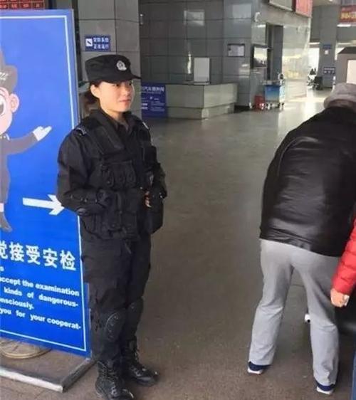 徐琴,女,现年24岁,曾服役于广州军区第四十二集团军75250部队,现大邑