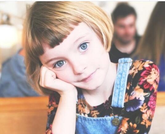 女童的童花头短发发型图片 好看又可爱