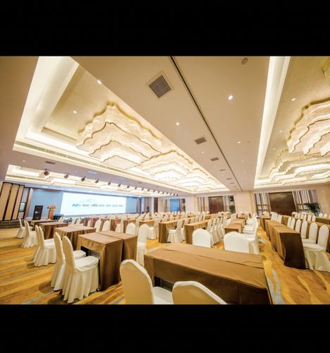 现场对比了五家,分别是郑州华智酒店,郑州m酒店,黄河迎宾馆,天地丽笙