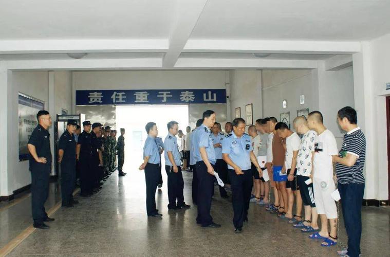 随州:对28名涉黑涉恶罪犯交付监狱执行刑罚进行全程