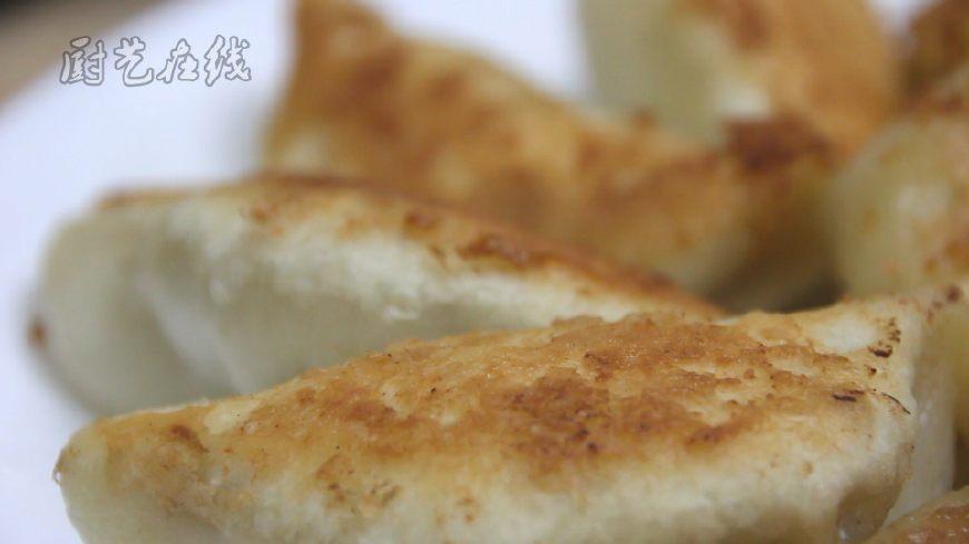 学会这个煎饺的家常做法后,不用再去路边摊排队买煎饺
