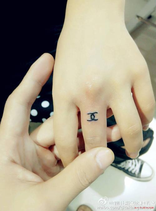 手指关节 小纹身