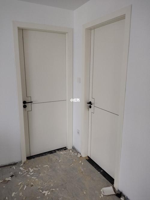 象牙白门和门套,没翻车吧?踢脚线到底用白色还是继续象牙白呢?