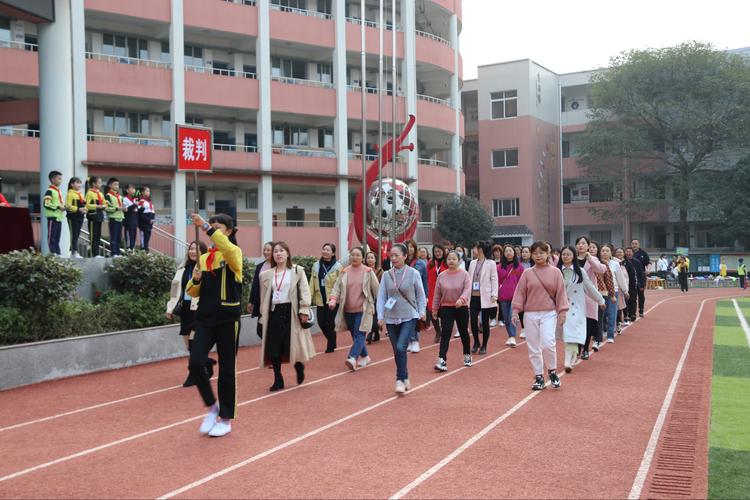 鸣奏青春旋律 抒写运动乐章—— 泸县实验学校第33届田径运动会开幕式