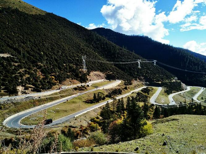 穿越318国道川藏线四川段,看沿途美景,领略高原风光.